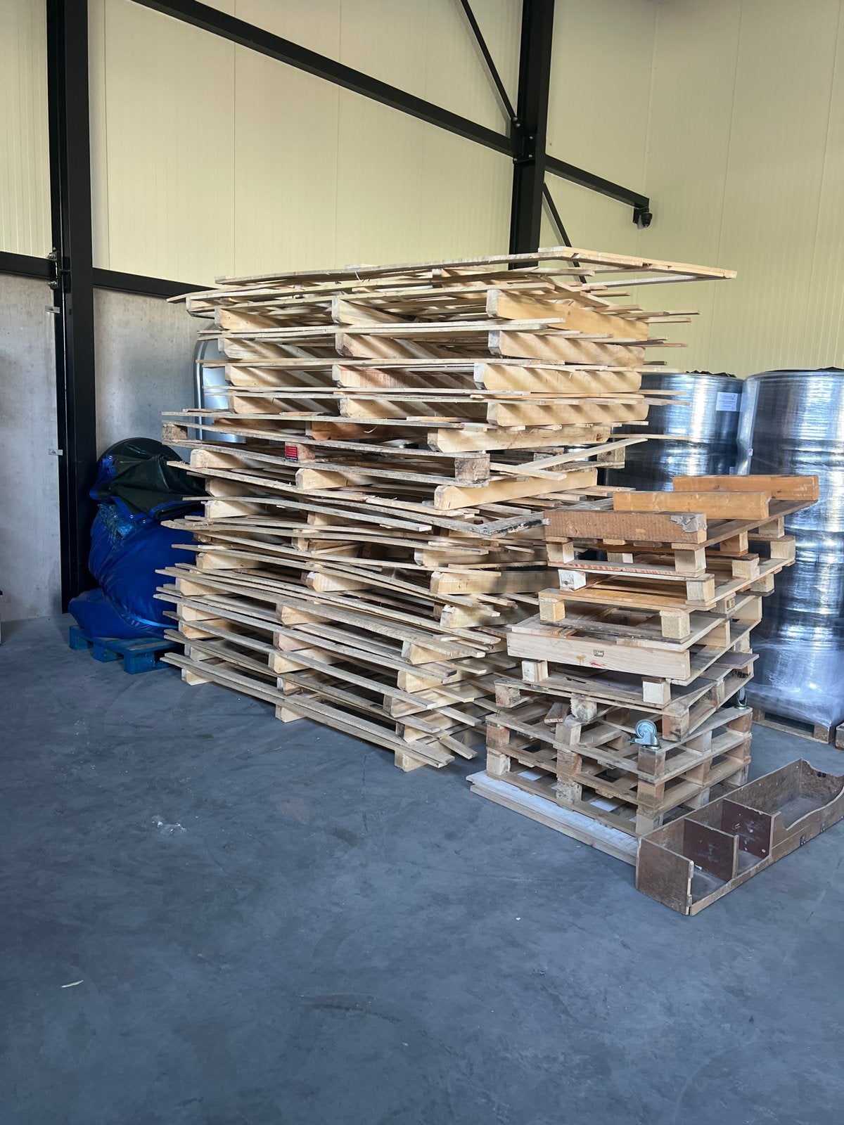 Gratis brandhout: Pallets afhalen in Oude-Tonge, Tuin en Terras, 6 m³ of meer, Ophalen of Verzenden, Overige houtsoorten, Blokken