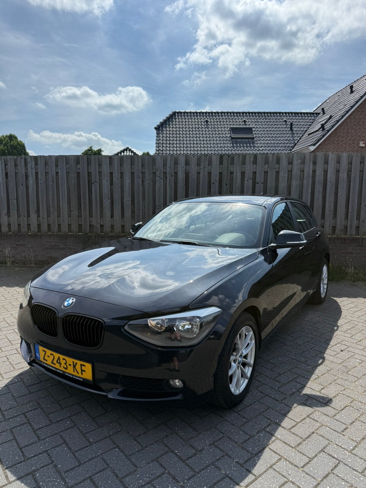 BMW 1-Serie 114I 75KW 5-DR 2012 Zwart NIEUWE APK NETTE STAAT, Auto's, 1-Serie, Achterwielaandrijving, 4 cilinders, Zwart