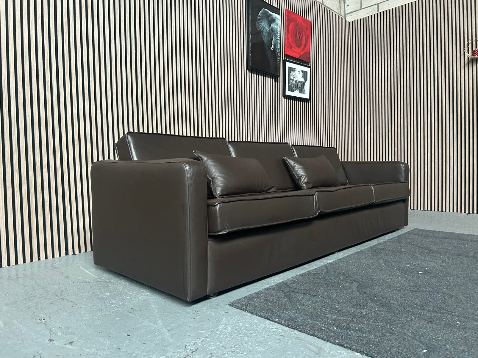 GRATIS LEVERING Driezits Bank Bruin Leer 246X89 GEREINIGD, Huis en Inrichting, Banken | Bankstellen, Driepersoons, Leer, Ophalen of Verzenden