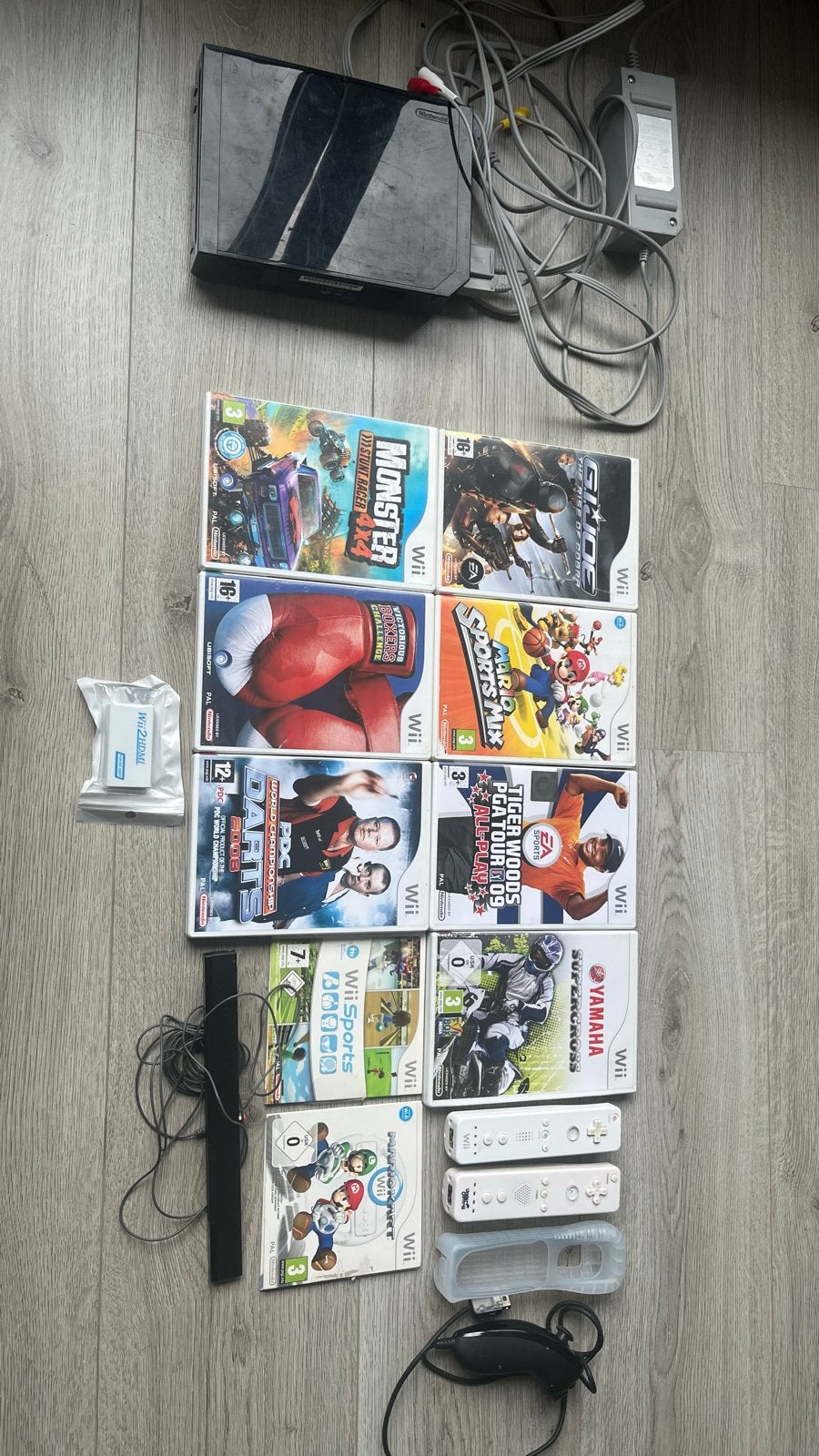 Wii Console Zwart met 2 Controllers, HDMI Adapter en Games, Spelcomputers en Games, Ophalen, Gebruikt, Met 2 controllers, Met games