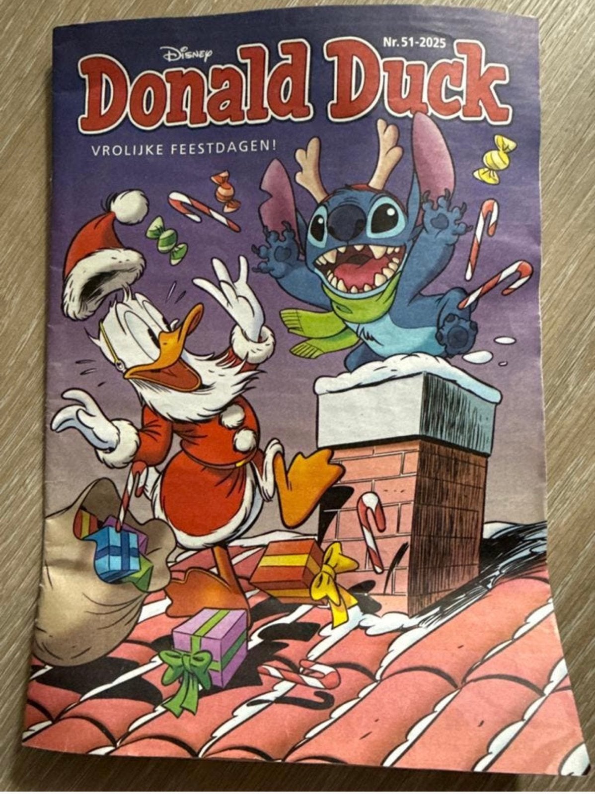 Donald Duck Weekblad Nr. 51-2025 - Vrolijke Feestdagen!, Ophalen of Verzenden, Zo goed als nieuw, Overige typen