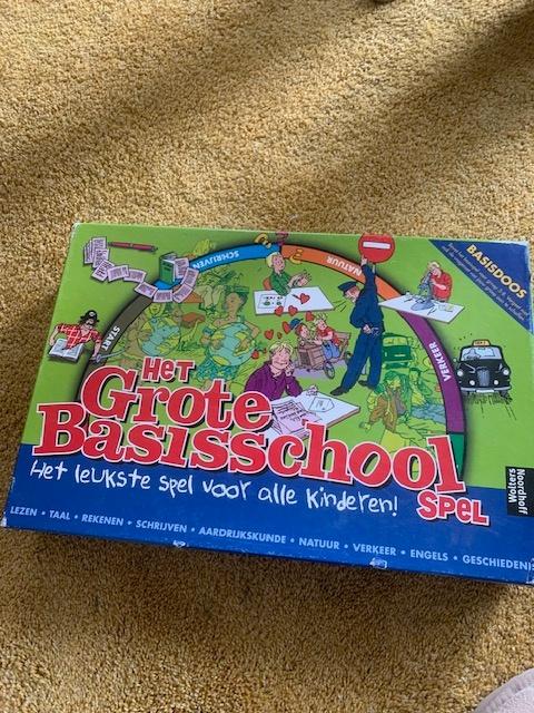 Het grote basisschool spel, Drie of vier spelers, Ophalen of Verzenden, Zo goed als nieuw
