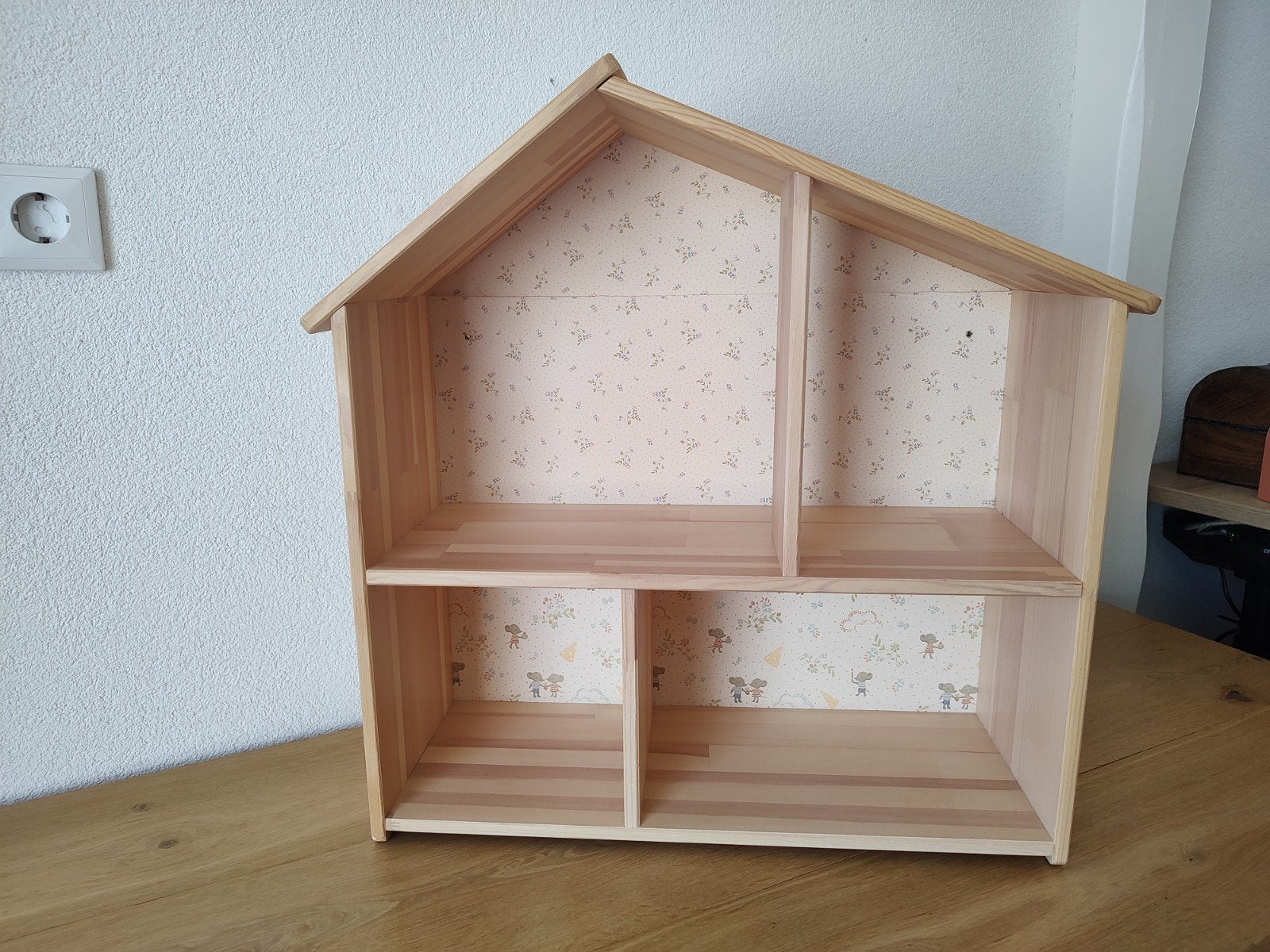 Ikea Flisat poppenhuis met Maileg behang, Ophalen of Verzenden, Zo goed als nieuw, Poppenhuis