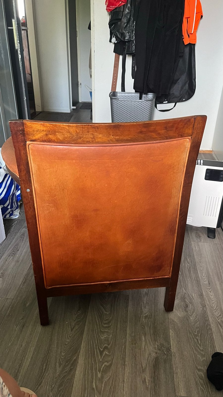 Tijdloze schapenleren fauteuil met mahoniehouten frame, Ophalen, Gebruikt, Minder dan 75 cm, 50 tot 75 cm