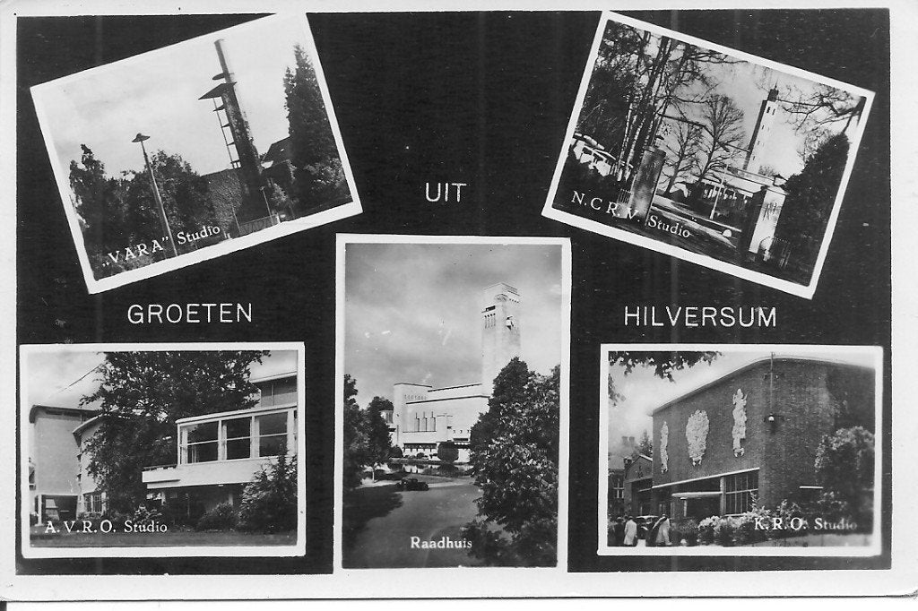 Oude ansichtkaart Hilversum: Studio's en Raadhuis, Verzamelen, Ophalen of Verzenden, 1940 tot 1960, Gelopen, Noord-Holland