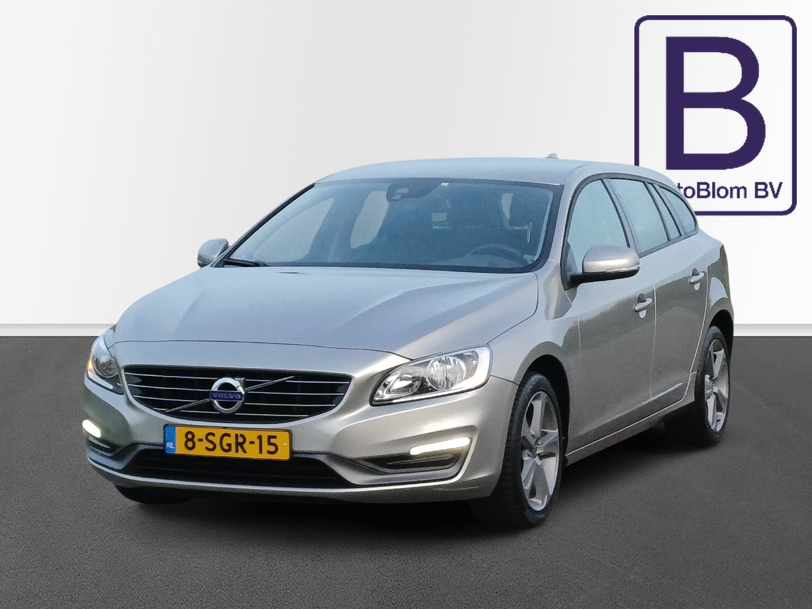 Volvo V60 1.6 T3 Keurig nette en goed onderhouden auto, Auto's, Voorwielaandrijving, Gebruikt, 4 cilinders, 150 pk