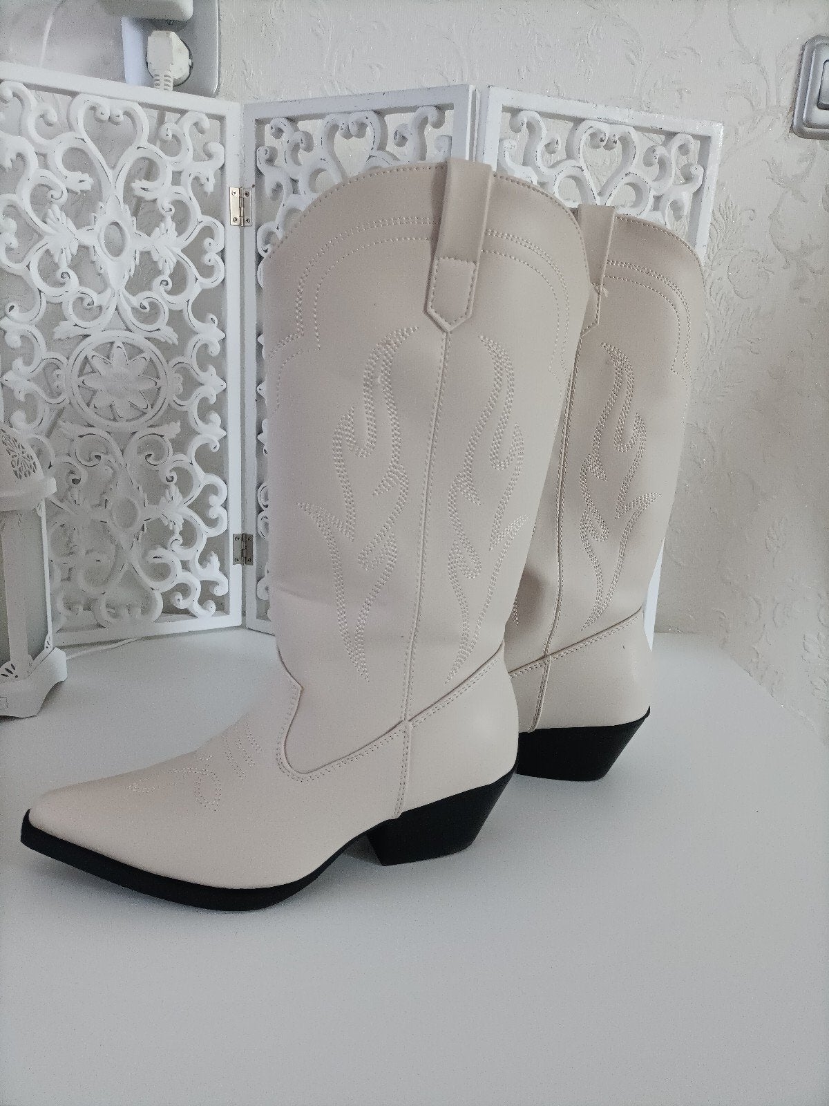 Grijswitte cowboylaarzen Primark - Zo goed als nieuw, Hoge laarzen, Primark, Wit, Ophalen of Verzenden