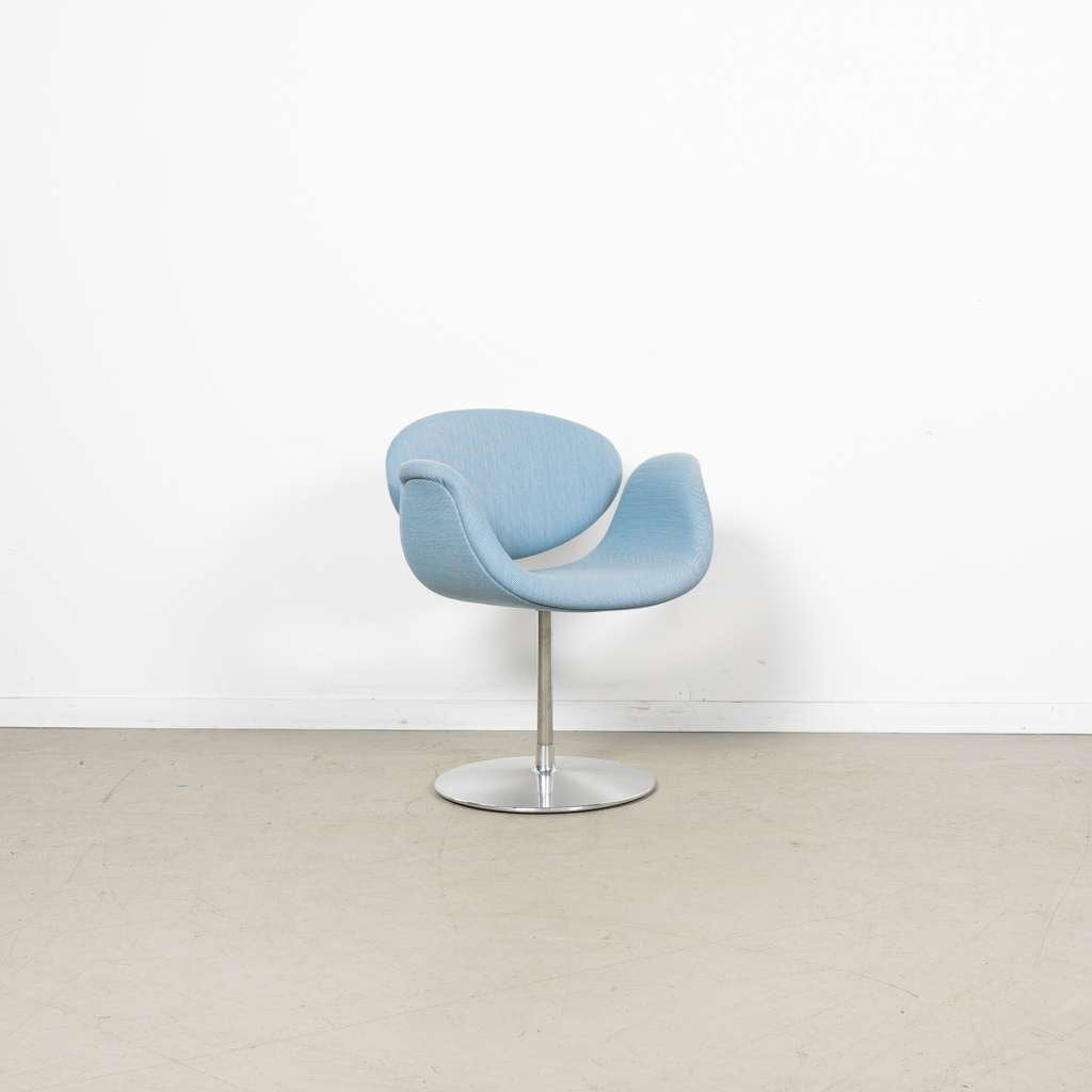 1x Artifort Little Tulip Stoel Lichtblauw Stof - Aluminium, Niet ingevuld, Blauw, Niet ingevuld, Zo goed als nieuw