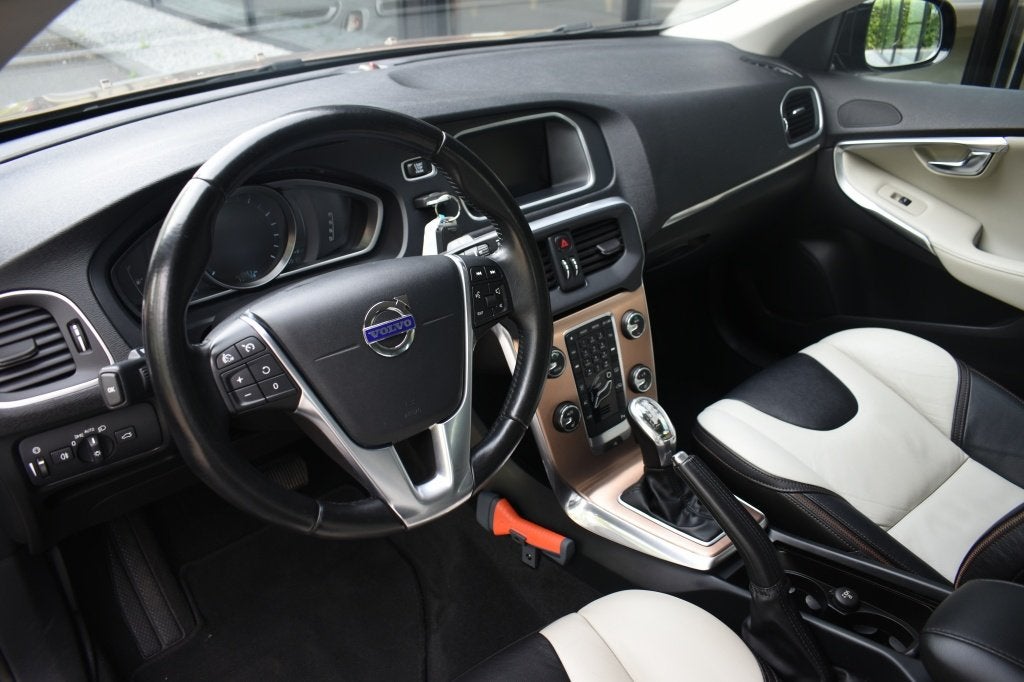 Volvo V40 Cross Country T4 180pk AUT. Summum | Stoelverwarmi, Auto's, 4 cilinders, Bedrijf, V40, 1500 kg