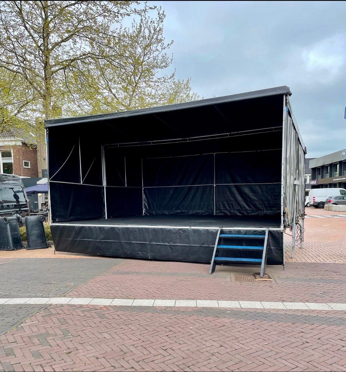 Podiumverhuur, Feestzaal of Podium