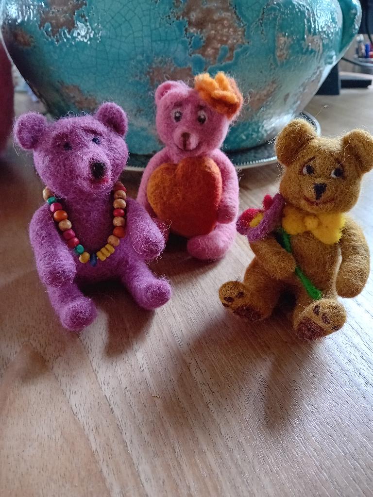 Genaaldvilte beertjes, wol, naaldvilten., Ophalen of Verzenden, Nieuw, Figuurtje(s), Wolvilt