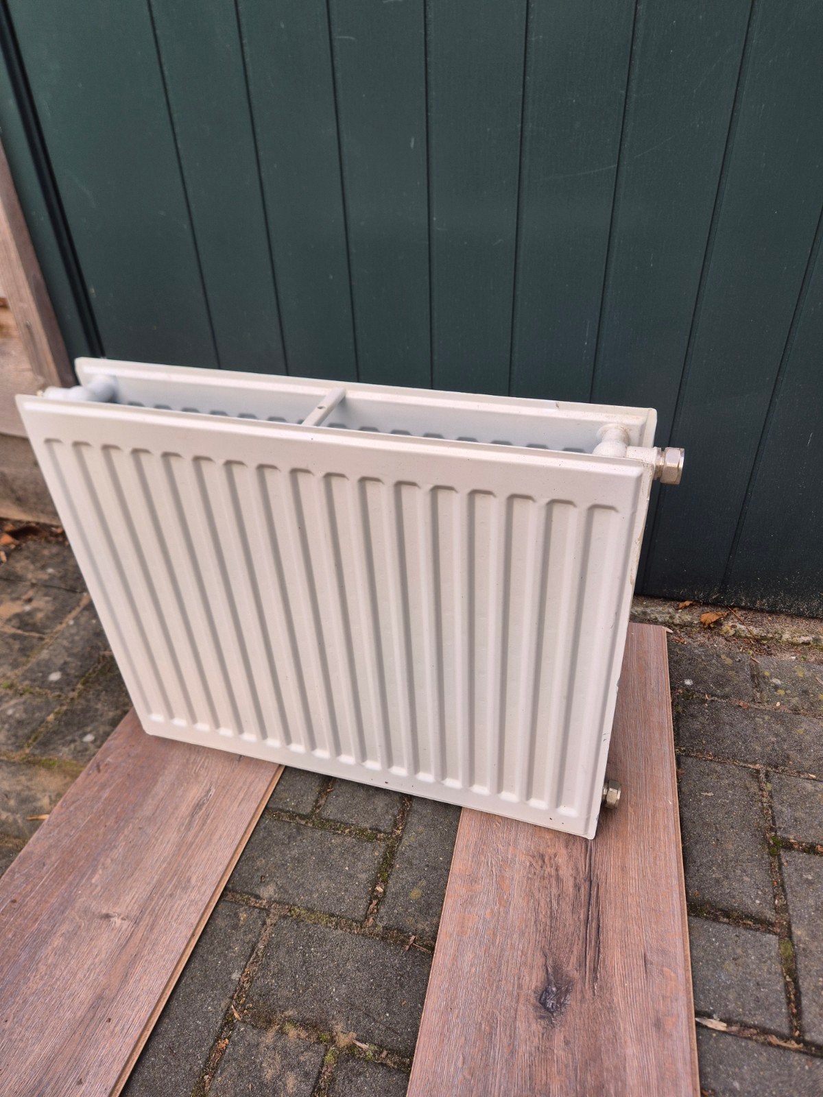 Nette radiator 60x10x50 cm, 2 convectorvinnen, Tiel, Doe-het-zelf en Verbouw, Ophalen, 30 tot 80 cm, Gebruikt, Radiator