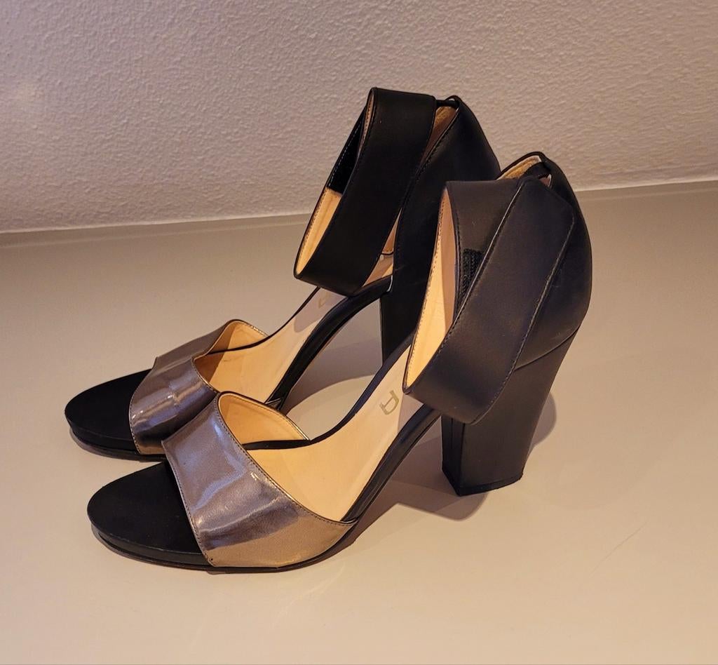 Unisa Sandalen Zwart/Zilver Leer Maat 41 met Klittenband, Unisa, Ophalen of Verzenden