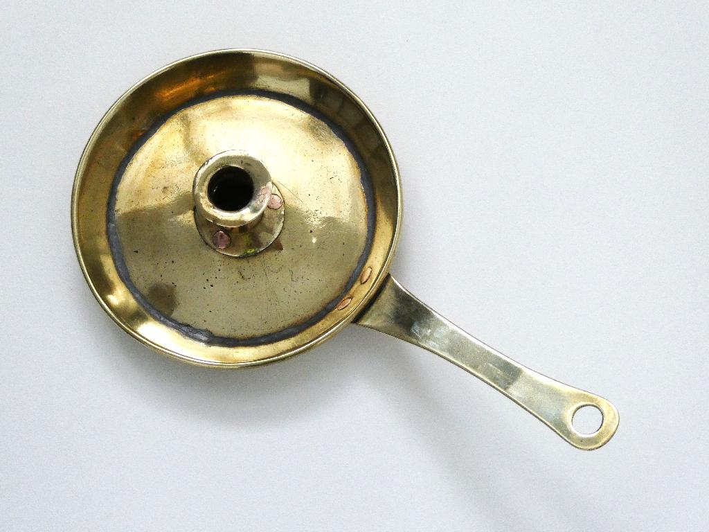 Antieke blaker kandelaar 18e eeuw kaarsenhouder kaarsenpan, Ophalen of Verzenden, Koper of Brons