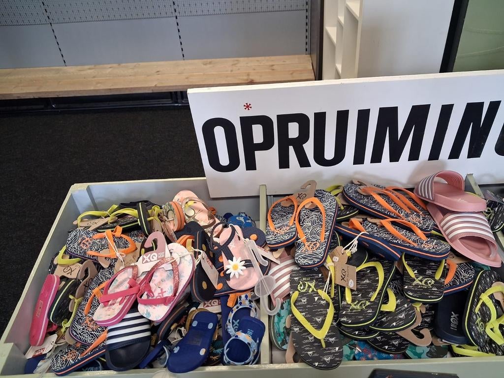 Partij zomerslippers, Ophalen