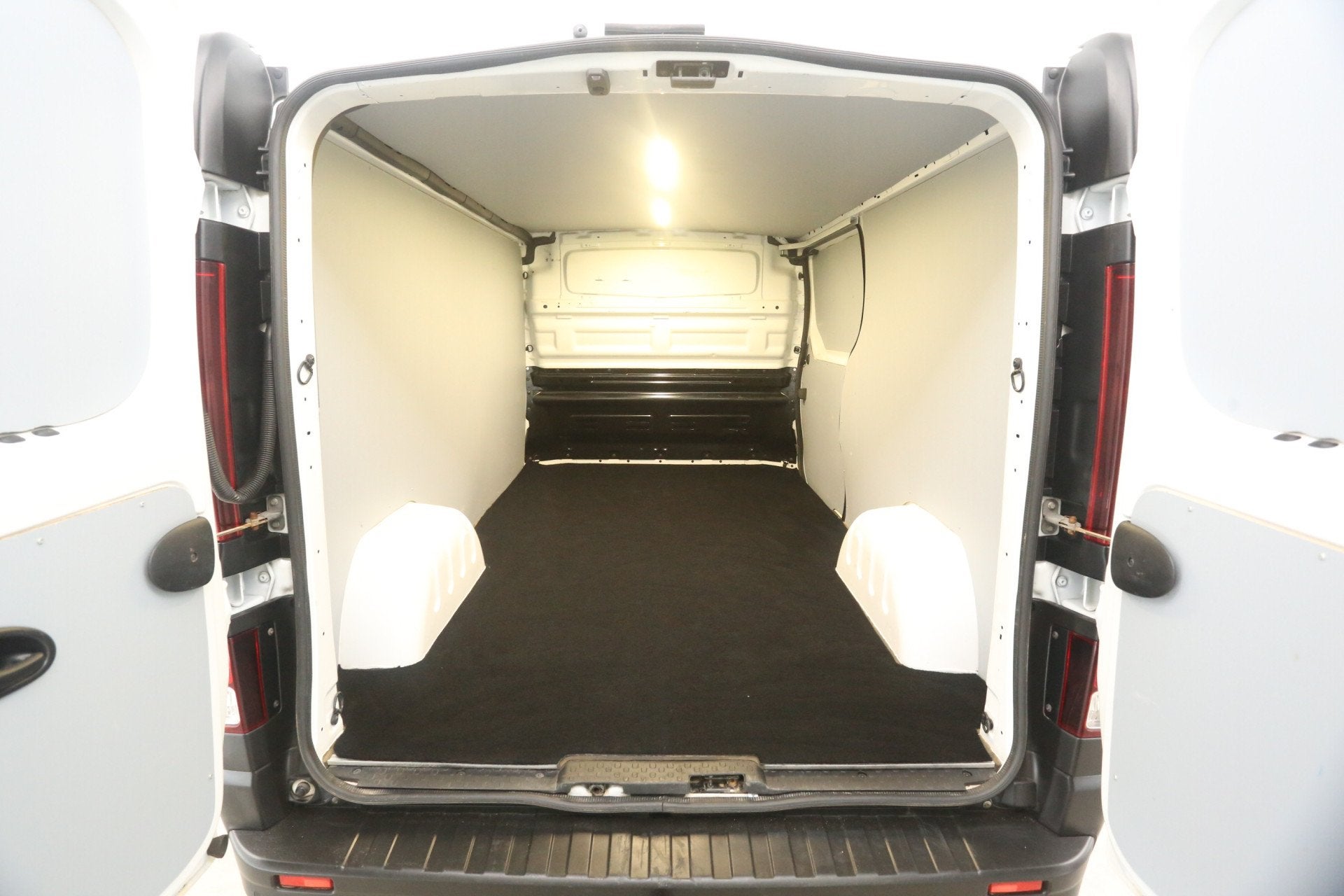 Renault Trafic 2.0 dCi 145PK L2H1 | Automaat | Airco | Cruis, 145 pk, Stof, Gebruikt, Euro 6
