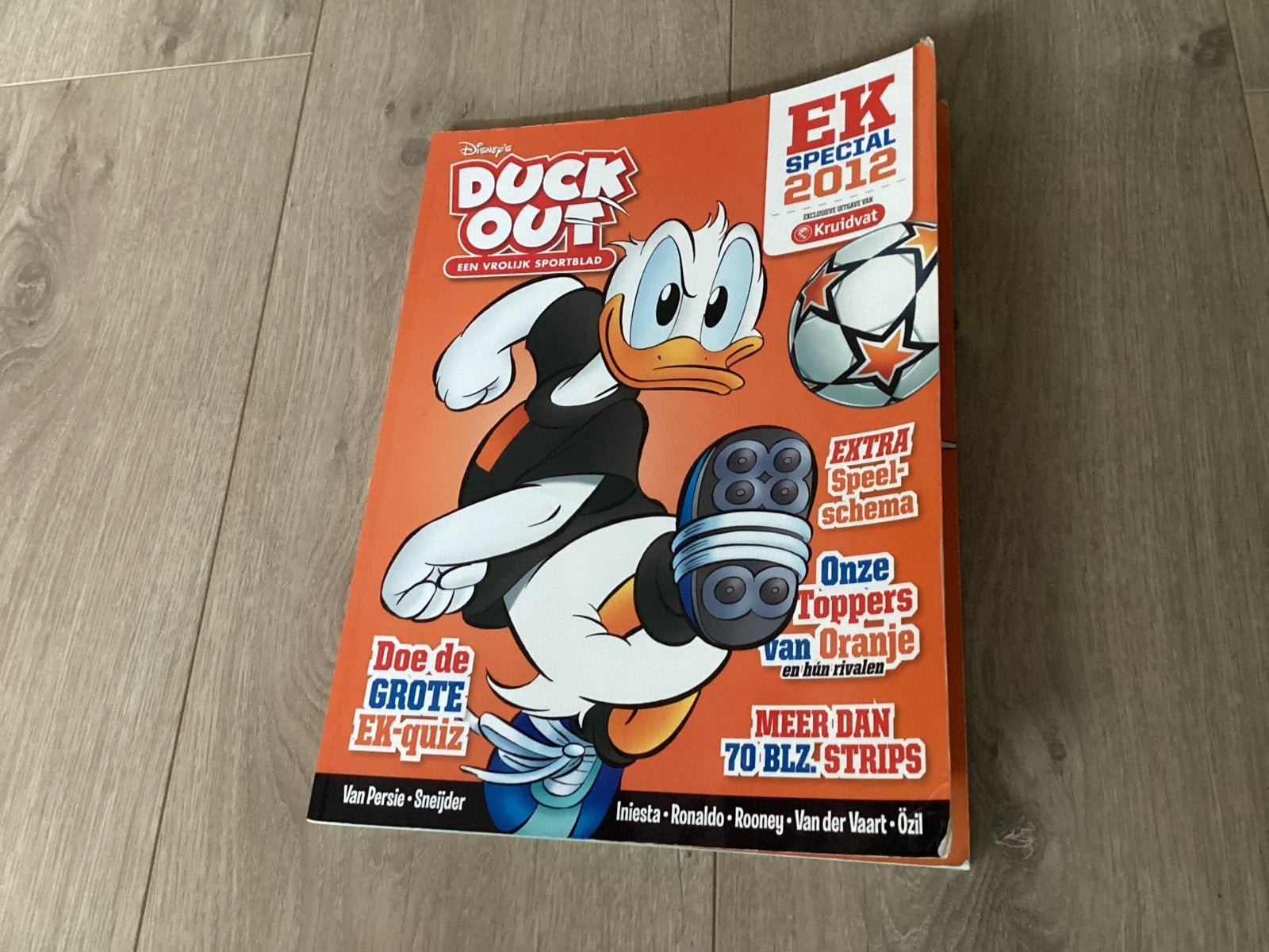 Donald Duck Duck Out EK Special 2012 Voetbalstripboek, Eén stripboek, Ophalen of Verzenden, Zo goed als nieuw