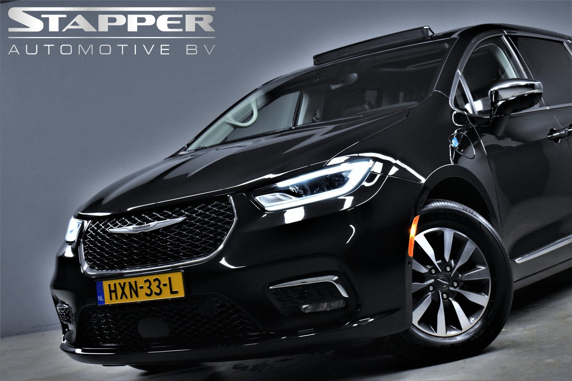 Chrysler Pacifica 3.6 V6 Hybride 7-Pers. Pano/Carplay/Trekha, Auto's, Chrysler, 450 kg, Gebruikt, Zwart, Leder