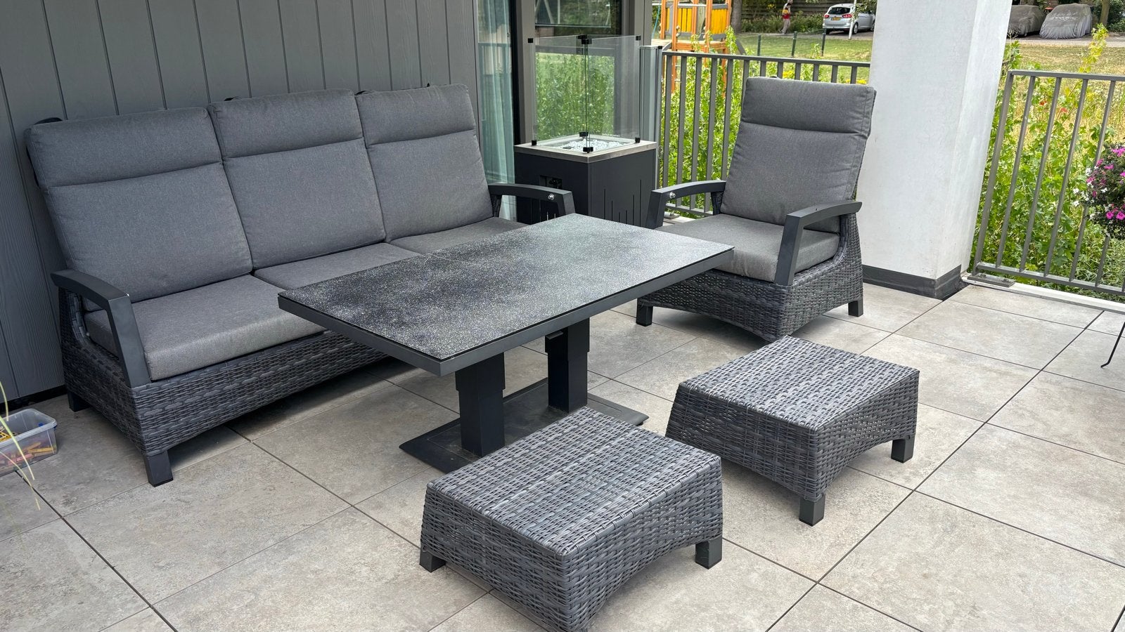 Luxe Wicker Loungeset met Verstelbare Tafel en Stoel, Ophalen, 5 zitplaatsen, Gebruikt, Loungeset