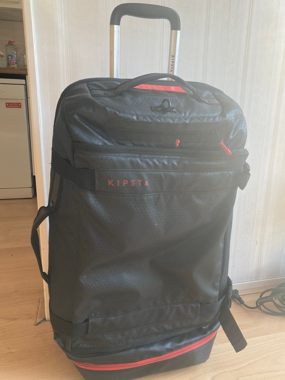 Kipsta Trolley Sporttas 65 liter, 60 tot 70 cm, Gebruikt, Hard kunststof, Ophalen of Verzenden