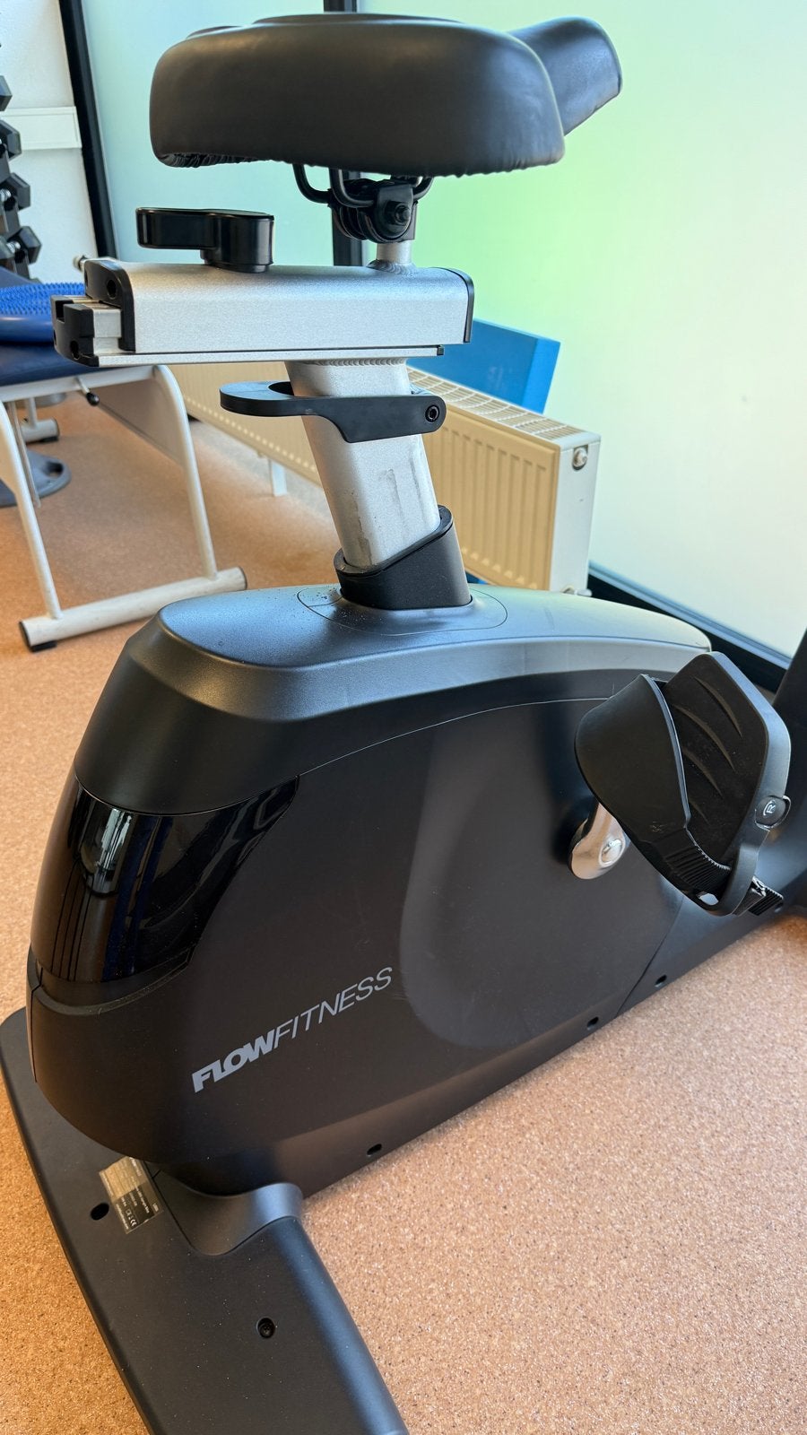 Flow Fitness Hometrainer - Zo goed als nieuw, Ophalen, Zo goed als nieuw, Metaal, Benen