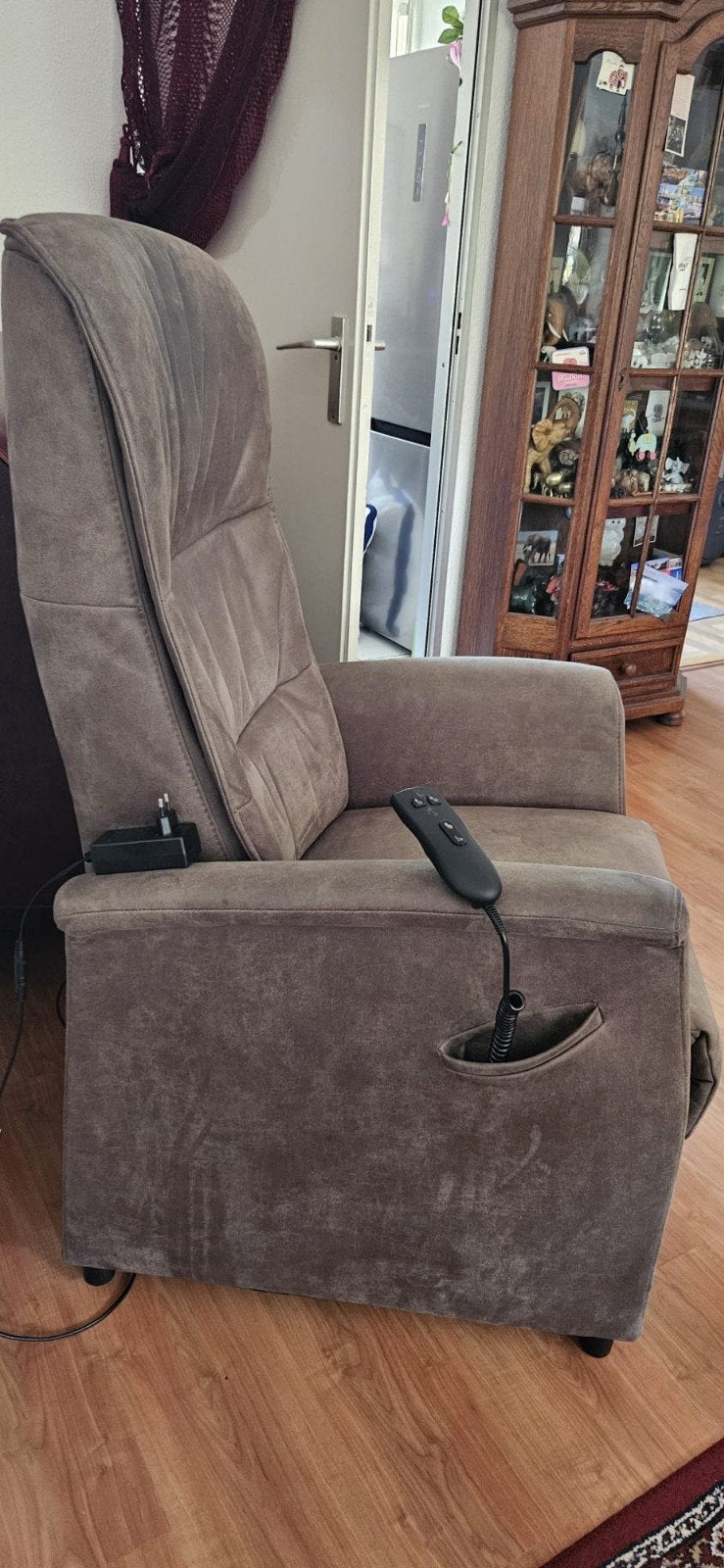 Elektrische relax sta op fauteuil, Ophalen of Verzenden, 75 tot 100 cm, 50 tot 75 cm