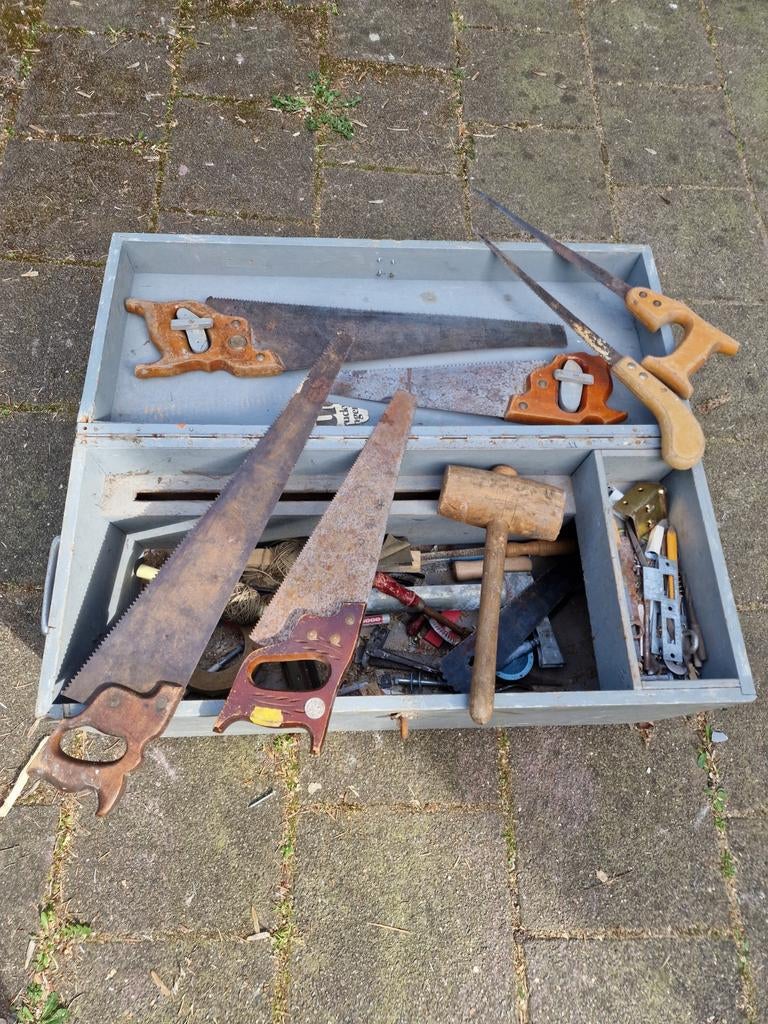 Oude (timmermans) gereedschapskist, Ophalen, Gevuld, Gebruikt