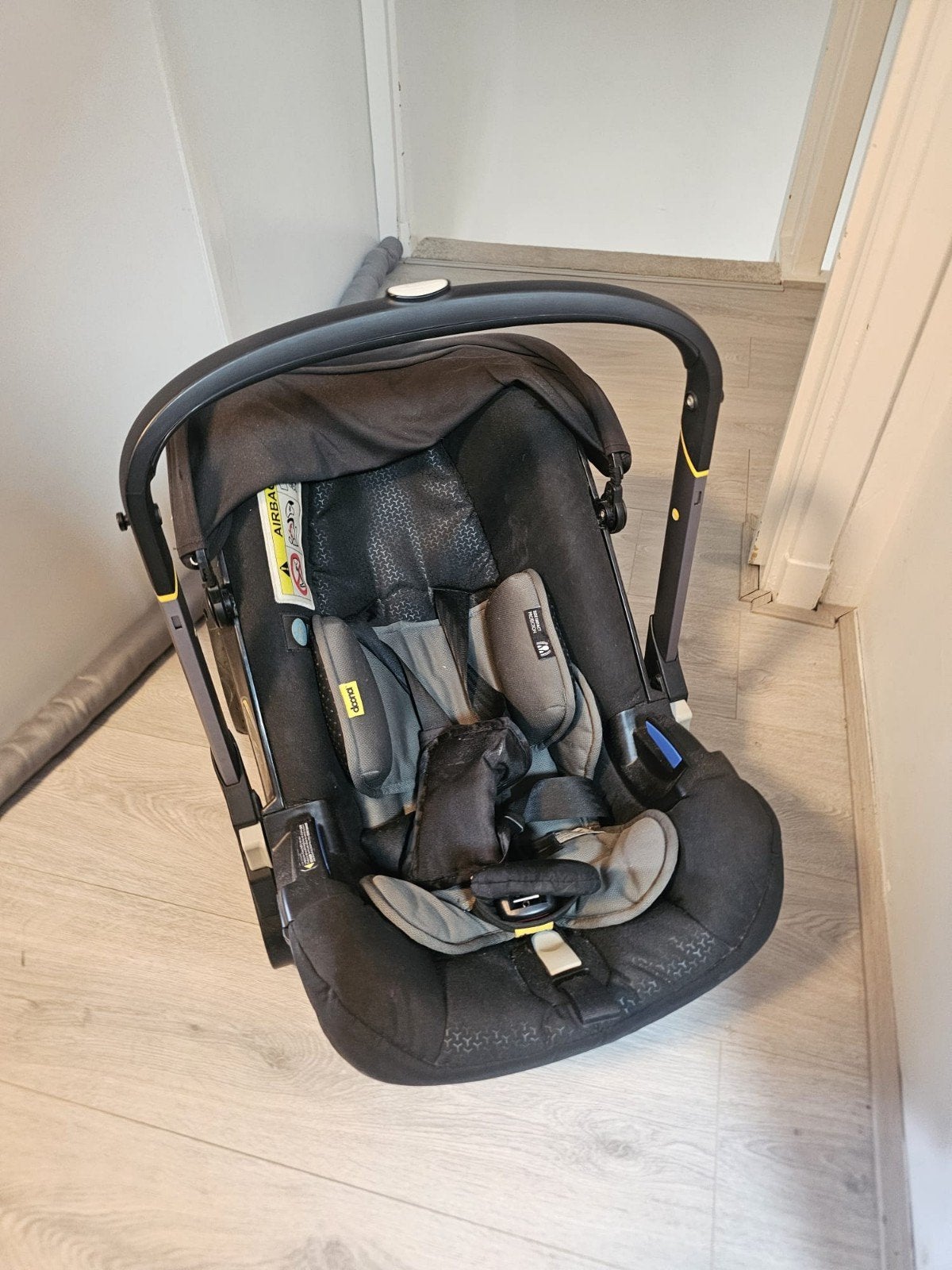 Doona autostoel en kinderwagen in één, Overige merken, Ophalen of Verzenden, 0 t/m 13 kg, Gebruikt