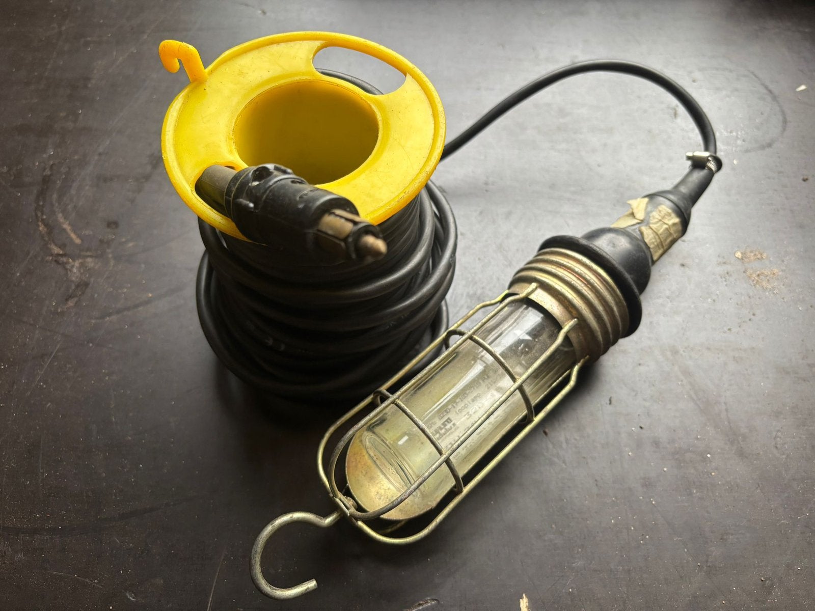 24 Volt looplamp / verlichting/ ex defensie, Ophalen