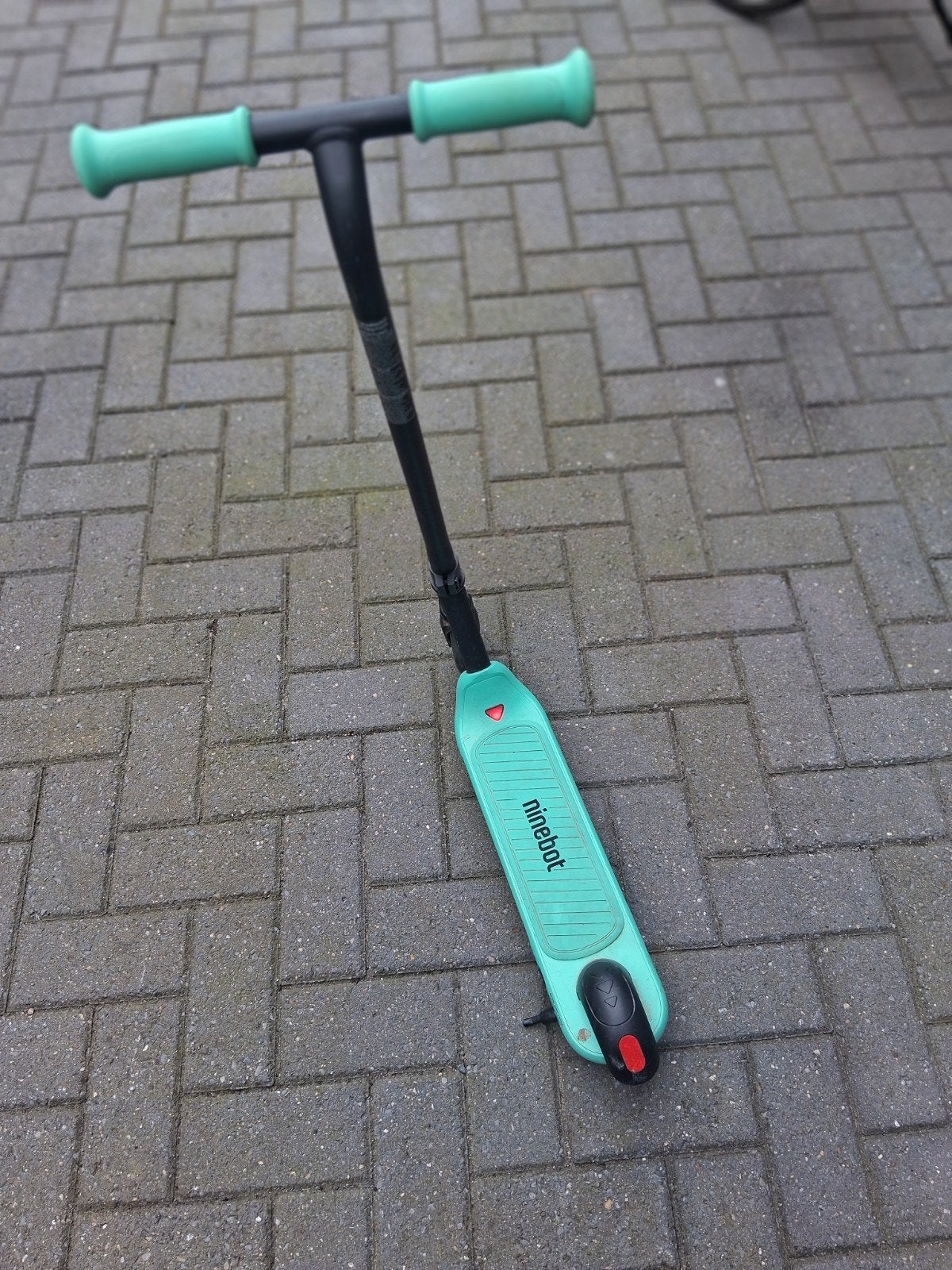 Ninebot step - elektrische kinderstep, Ophalen, Zo goed als nieuw, Elektrische step (E-scooter)