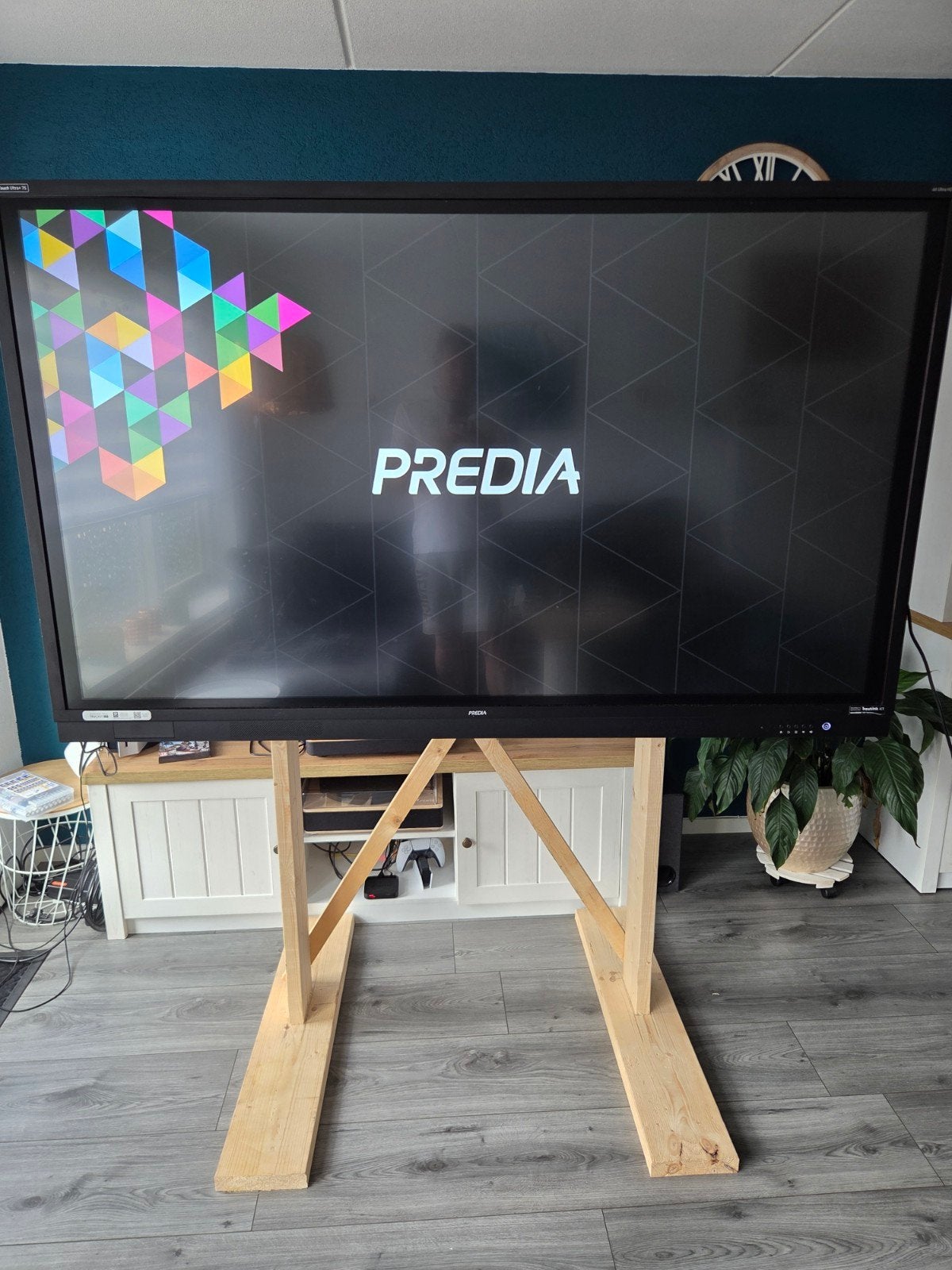 Predia 75 inch 4k ultra HD touchscreen tv incl steun, 100 Hz, 100 cm of meer, 4k (UHD), Smart TV
