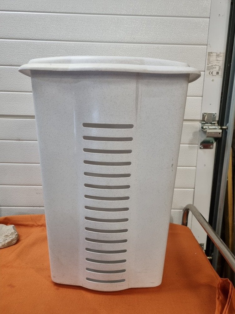 wasmand curver met klep grijs, Huis en Inrichting, Badkamer | Badtextiel en Accessoires, Ophalen of Verzenden, 'T Olde Gre-j, Info@toldegrej.nl