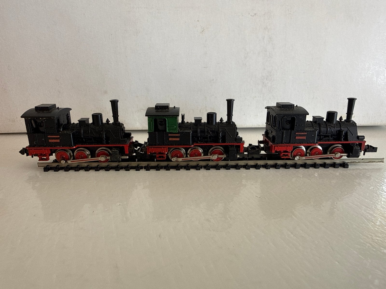 3 Minitrix N spoor elektro locomotieven, Gebruikt, Trix, Ophalen of Verzenden, Gelijkstroom