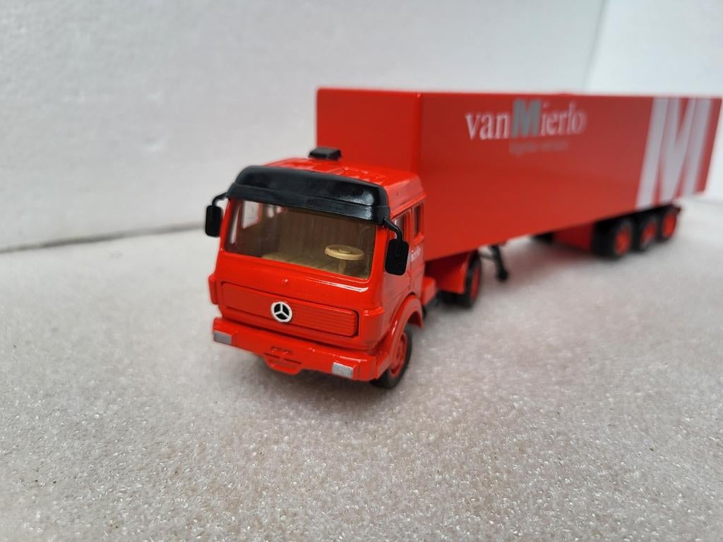 Solido Mercedes-Benz Truck 'Van Mierlo' - Schaalmodel, Ophalen of Verzenden, Zo goed als nieuw, Bus of Vrachtwagen, Solido