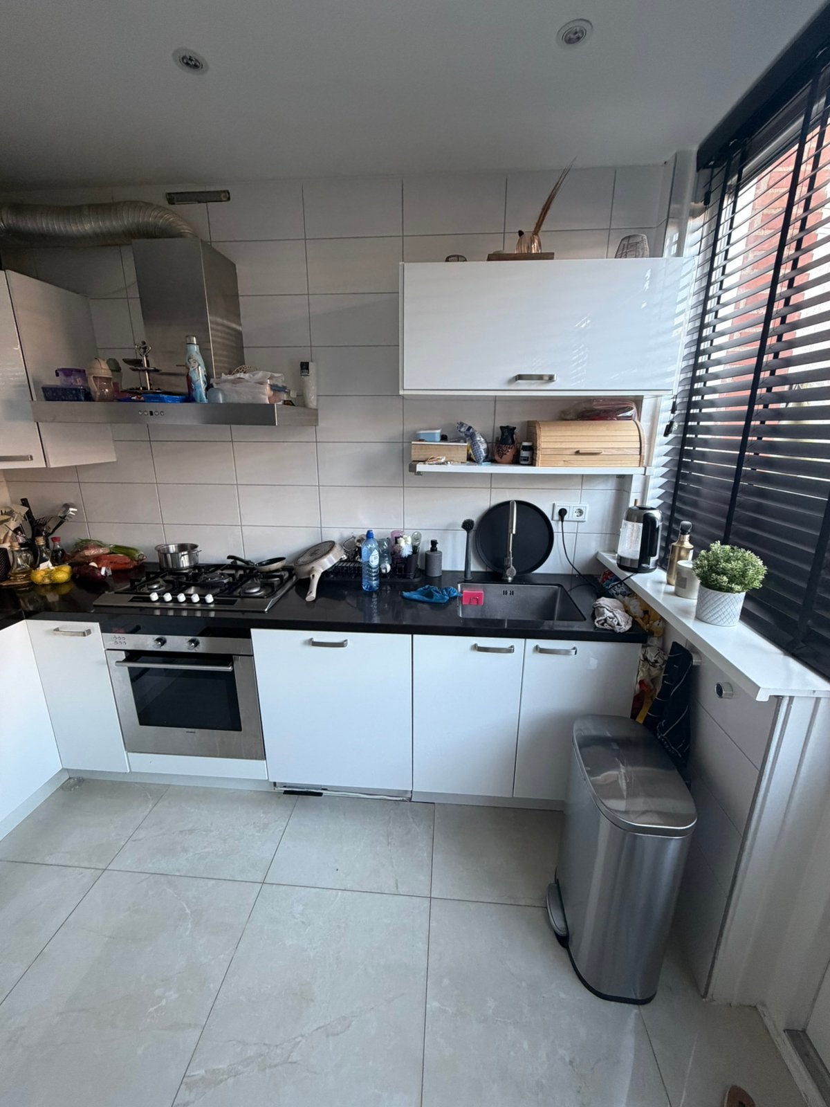 Inbouw keuken met stenen blad, Ophalen, Gebruikt, Wit, Graniet of Steen