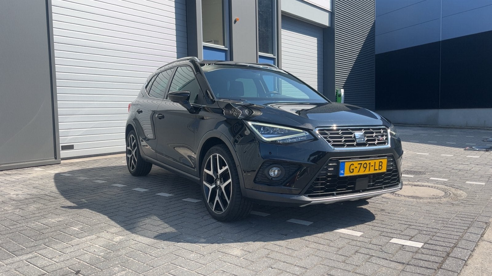 Seat Arona 1.0 TSI 115pk 2019 FR Business Intense DIGIDASH, Auto's, Voorwielaandrijving, Arona, Origineel Nederlands, Handgeschakeld