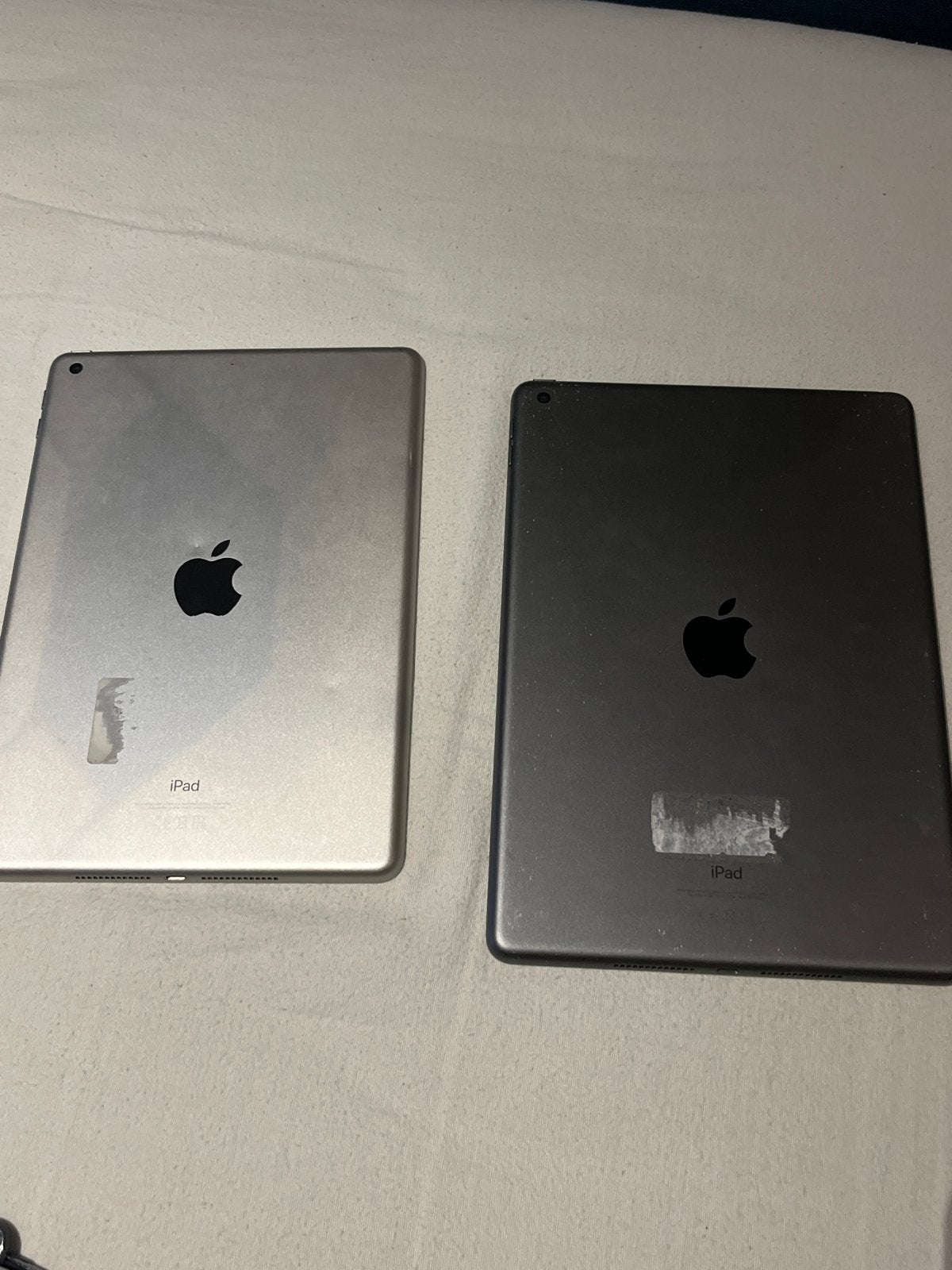 2 defecte iPads voor onderdelen/reparatie, Computers en Software, 10 inch, Wit, Apple iPad Air, Ophalen of Verzenden
