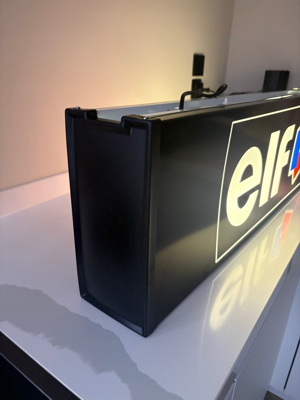 Nieuwe ELF smeermiddelen lichtbak met klok, Verzenden, Nieuw, Lichtbak of (neon) lamp