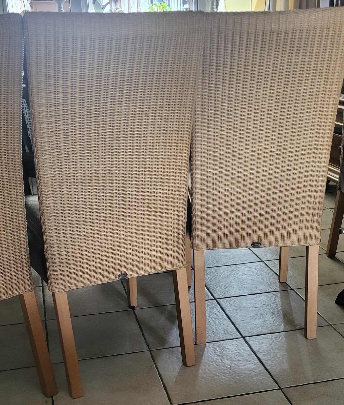 4 rieten stoelen met bordeauxrode zitting, Huis en Inrichting, Stoelen, Ophalen, Gebruikt, Stof, Vier