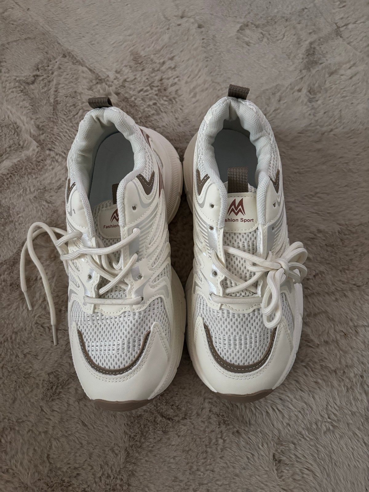 Witte sneakers met bruine accenten, Kleding | Dames, Schoenen, Nieuw, Sneakers of Gympen, Wit, Ophalen
