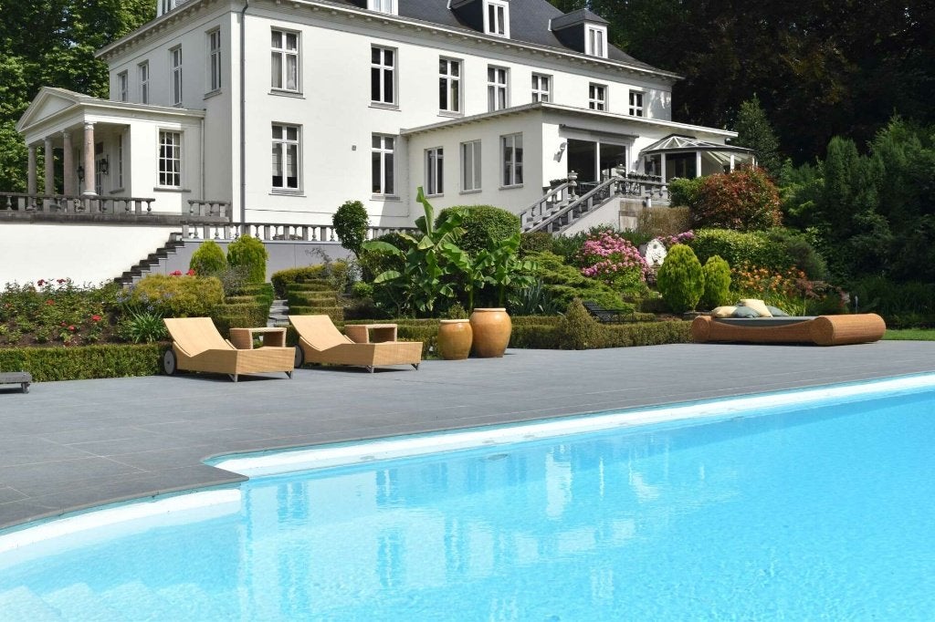 Zwembadrand-Traptrede Pierre Bleu Noir 800x350x50mm, Hoofdweg 131, Ermes Aurelia, Keramiek, Nieuw
