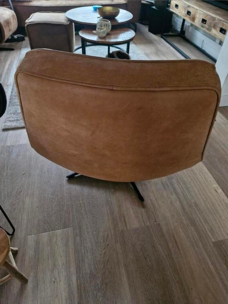 Comfortabele draaibare fauteuil in cognac leer, Ophalen, Zo goed als nieuw, Eén, Leer
