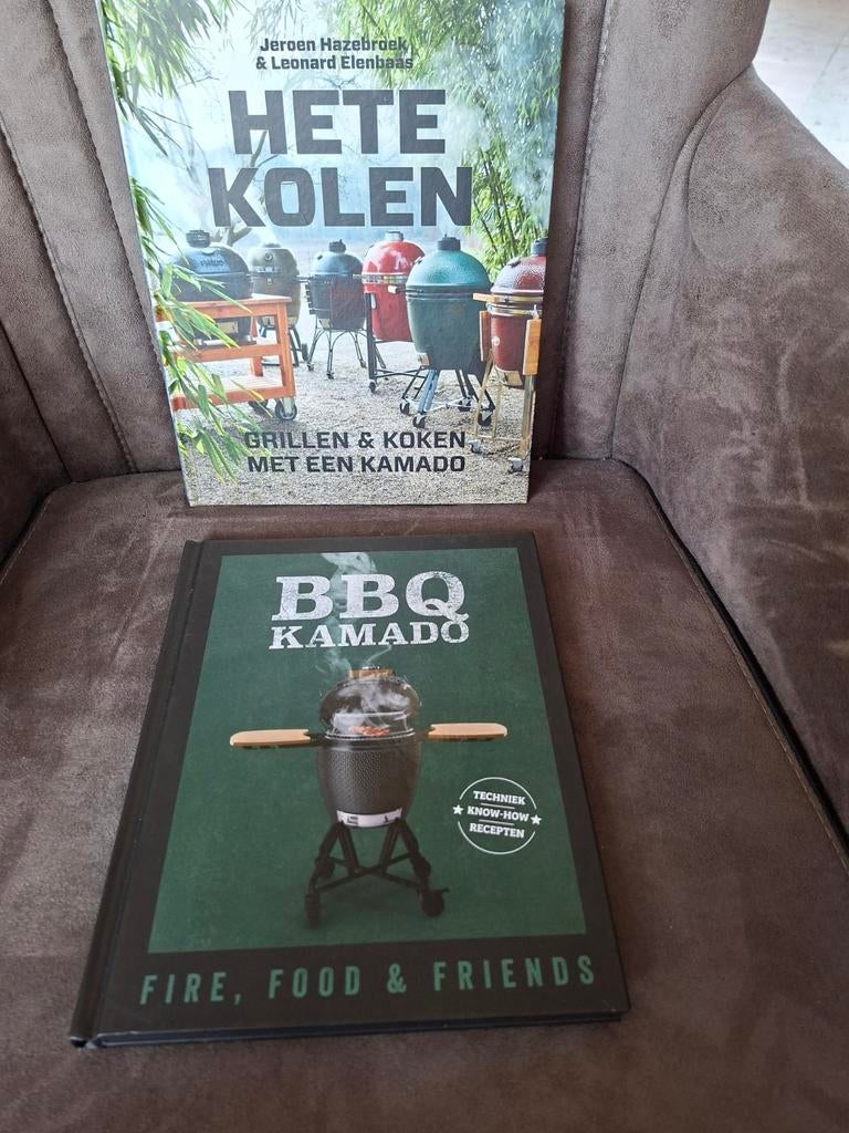 BBQ Kamado & Hete Kolen kookboeken, Boeken, Kookboeken, Ophalen of Verzenden, Zo goed als nieuw