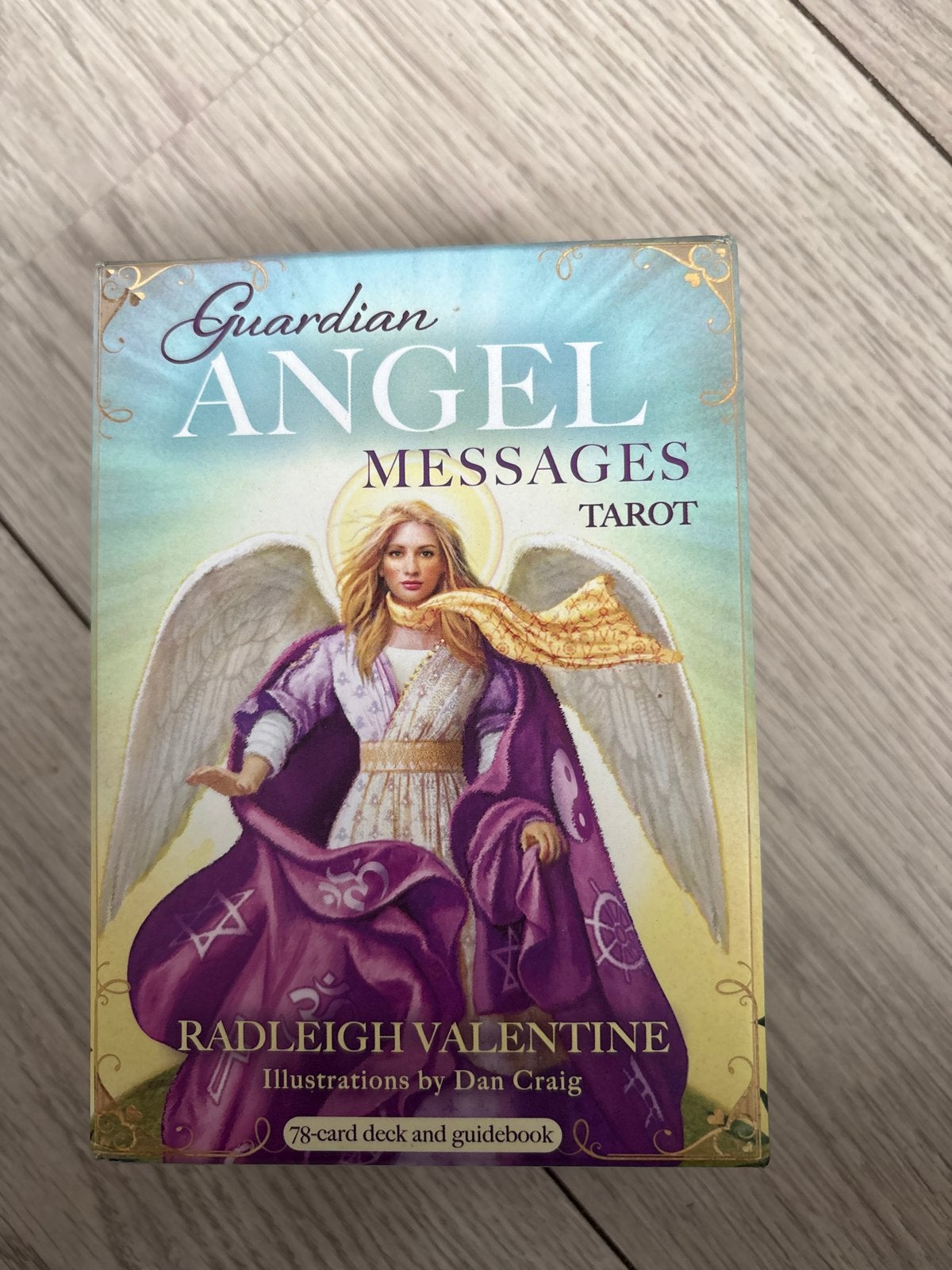 Guardian Angel Messages Tarot - Radleigh Valentine, Ophalen of Verzenden, Zo goed als nieuw, Tarot of Kaarten leggen, Overige typen
