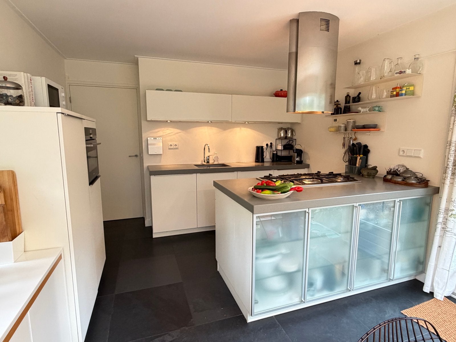 Moderne witte keuken en composietblad, Huis en Inrichting, Ophalen, Gebruikt, Wit, Dubbelwandige keuken