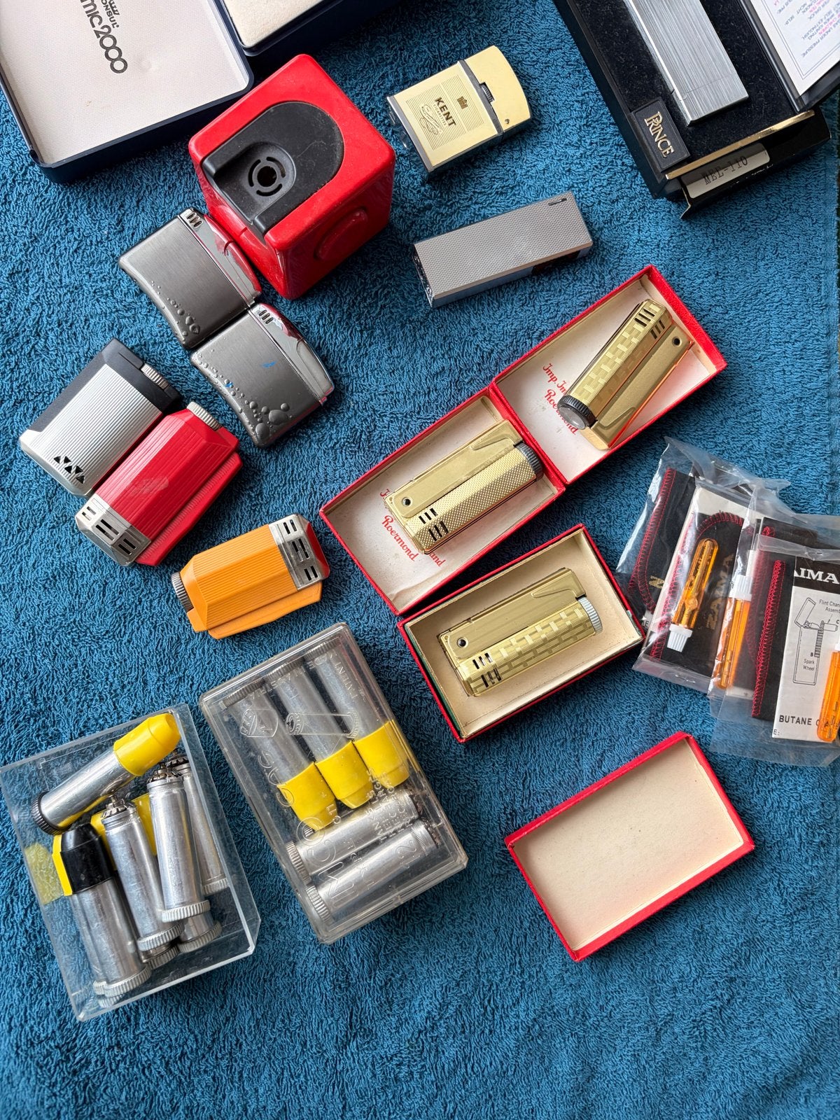 Grote collectie vintage aanstekers en aanstekeraccessoires, Ophalen of Verzenden, Gebruikt, Aansteker