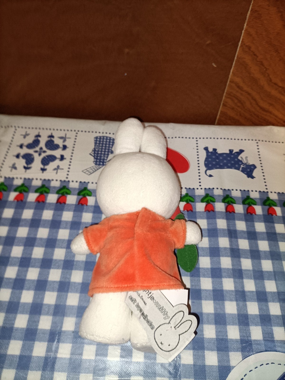 Nijntje knuffel met roos 23 cm groot Dick Bruna, Ophalen of Verzenden, Zo goed als nieuw, Konijn