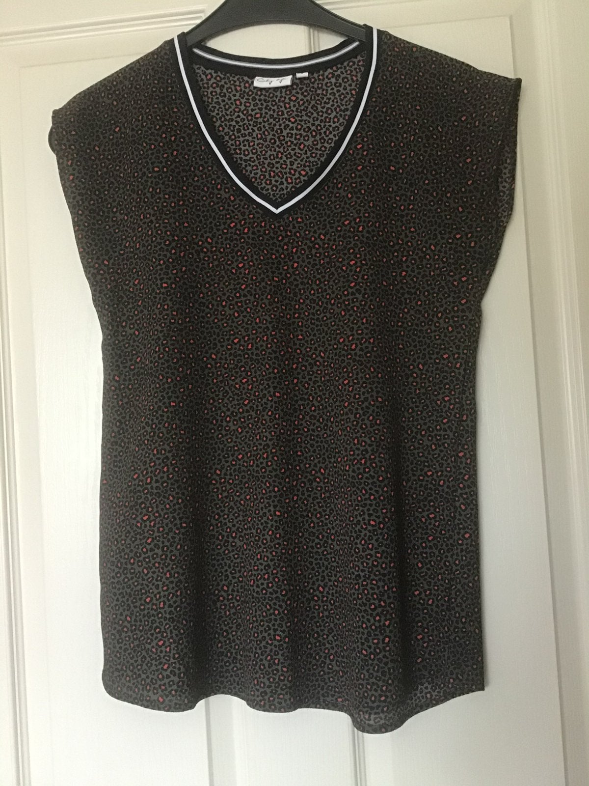 Mooie Coty Life Top( Mt S), Ophalen of Verzenden, Zo goed als nieuw, Rood, Zonder mouw