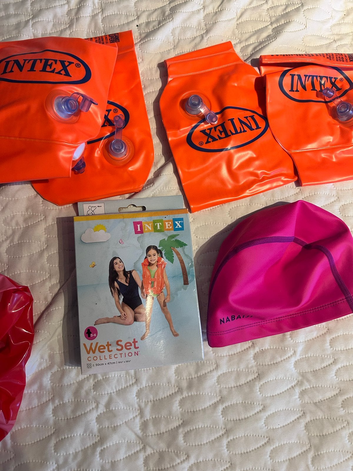Zwemvest, zwembandjes, badmuts en opblaasbare eend, Ophalen of Verzenden, Nieuw, Kind, Reddingsvest of Zwemvest