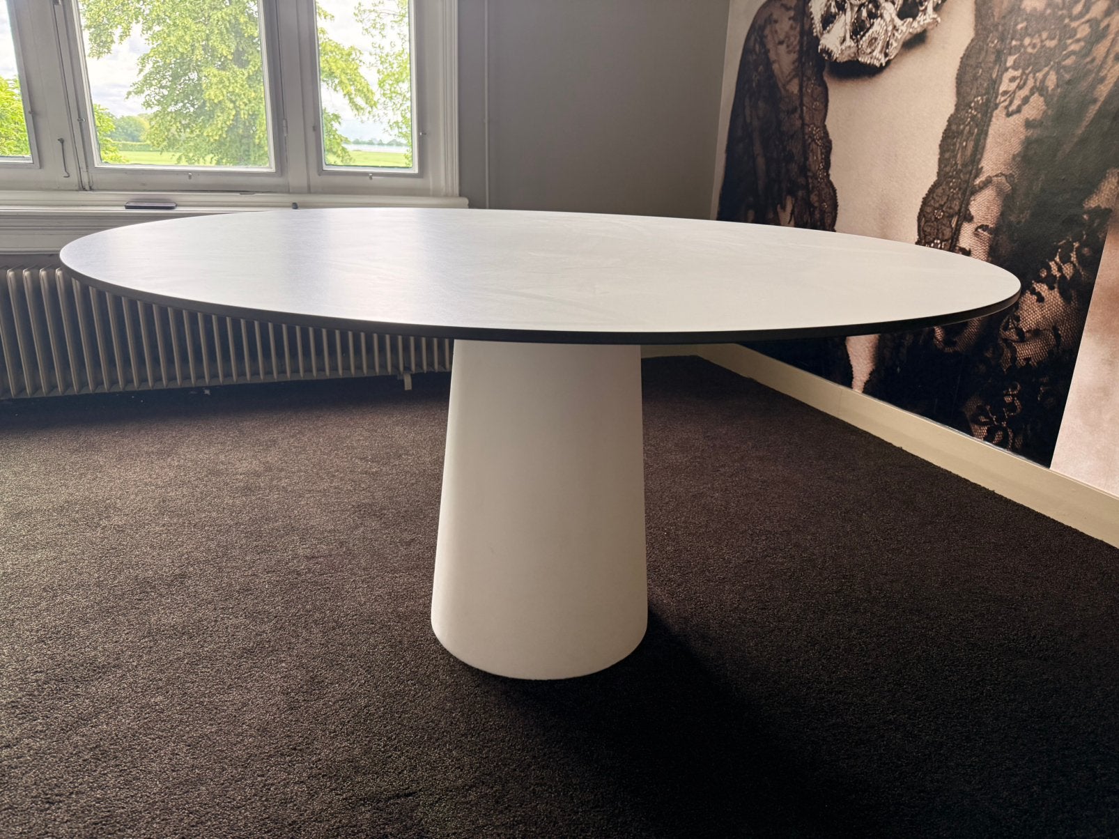 Moooi Container Eettafel – Ø140 cm – Ontwerp: Marcel Wanders, Antiek en Kunst, Kunst | Designobjecten, Ophalen